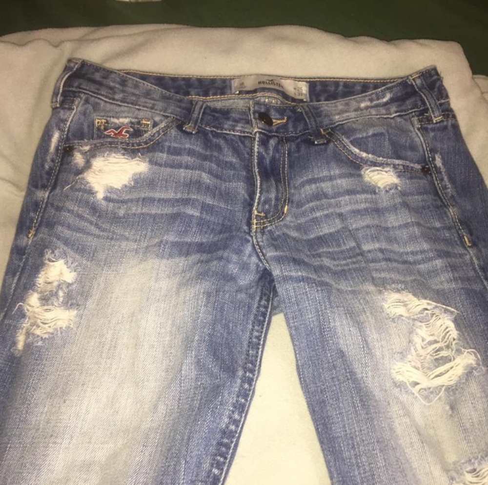 Hollister ripped skinny jeans